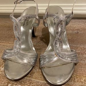 Nina Size 9 Silver Rhinestone Heels